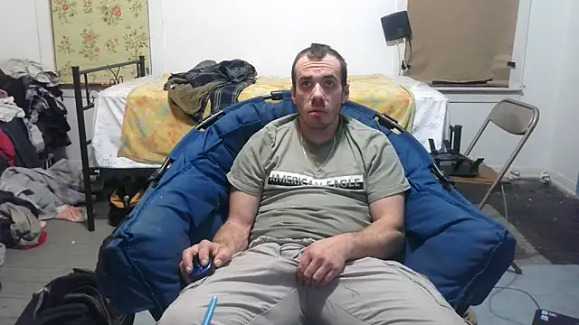 Snapshot of ScubaStevex chatting on February 18, 2025, 6:48 am ScubaStevex online show from February 18, 2025, 6:48 am