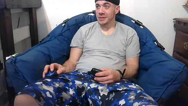 Snapshot of ScubaStevex chatting on February 20, 2025, 4:03 pm ScubaStevex online show from February 20, 2025, 4:03 pm