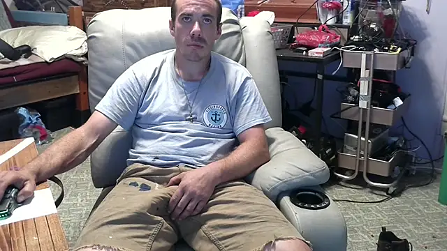 Snapshot of ScubaStevex chatting on October 13, 2025, 9:15 pm ScubaStevex online show from October 13, 2025, 9:15 pm