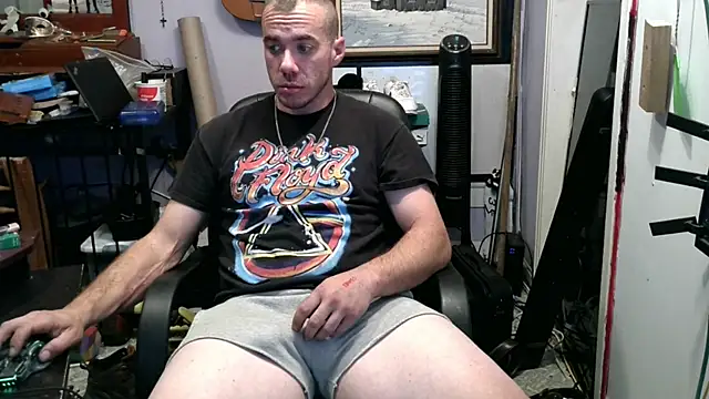 Snapshot of ScubaStevex chatting on November 12, 2025, 6:58 am ScubaStevex online show from November 12, 2025, 6:58 am