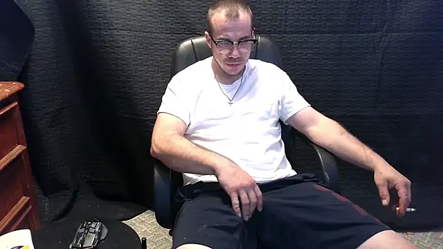 Snapshot of ScubaStevex chatting on November 24, 2025, 6:51 pm ScubaStevex online show from November 24, 2025, 6:51 pm