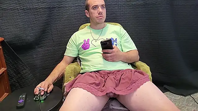 Snapshot of ScubaStevex chatting on November 29, 2025, 11:35 am ScubaStevex online show from November 29, 2025, 11:35 am