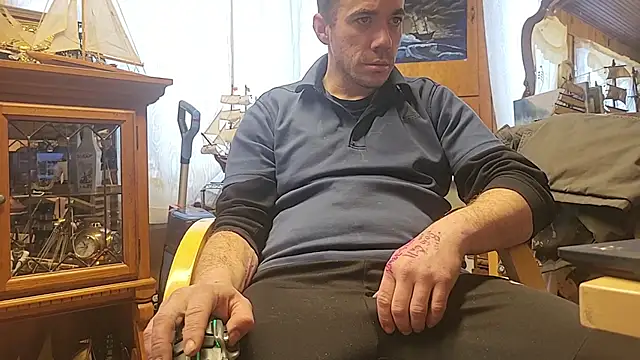 Snapshot of ScubaStevex chatting on February 10, 2026, 1:15 pm ScubaStevex online show from February 10, 2026, 1:15 pm