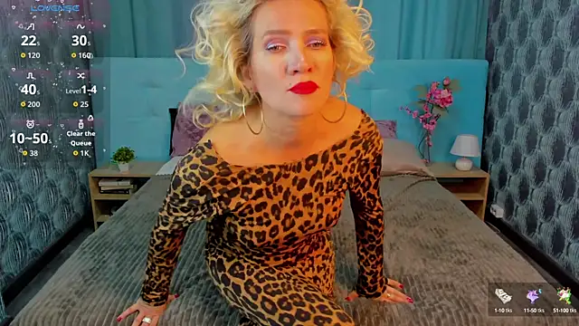 Snapshot of Luna__Lewis chatting on October 8, 2025, 8:12 am Luna Lewis online show from October 8, 2025, 8:12 am