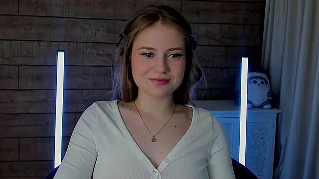 SelinSwarovski online show from March 20, 2025, 4:20 pm