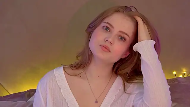 SelinSwarovski online show from September 23, 2025, 6:00 pm