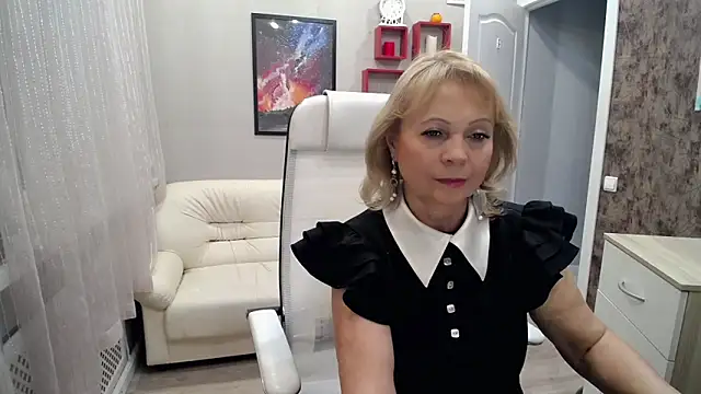 Snapshot of Milla_Cutie18 chatting on October 30, 2025, 5:31 am Milla Cutie18 online show from October 30, 2025, 5:31 am