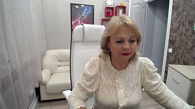 Snapshot of Milla_Cutie18 chatting on October 31, 2025, 5:19 am Milla Cutie18 online show from October 31, 2025, 5:19 am