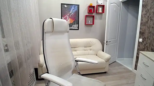 Snapshot of Milla_Cutie18 chatting on December 3, 2025, 5:48 am Milla Cutie18 online show from December 3, 2025, 5:48 am