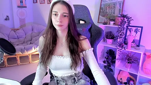 AveAngela online show from December 23, 2024, 9:38 am