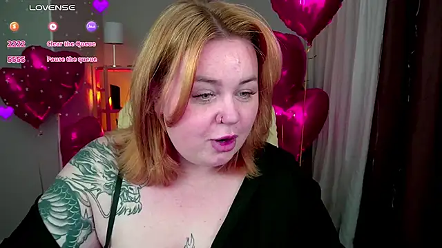 ZaraReignn online show from February 14, 2025, 9:10 pm