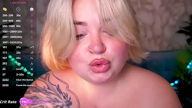 ZaraReignn online show from October 9, 2025, 8:07 pm