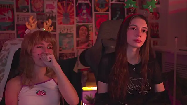 Snapshot of LuxRayi chatting on December 25, 2024, 6:09 am LuxRayi online show from December 25, 2024, 6:09 am