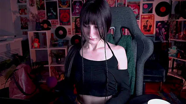 Snapshot of LuxRayi chatting on February 1, 2025, 9:19 pm LuxRayi online show from February 1, 2025, 9:19 pm