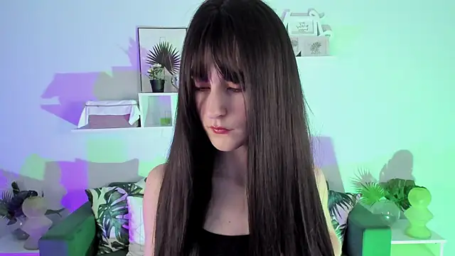 Snapshot of LuxRayi chatting on February 2, 2025, 5:59 pm LuxRayi online show from February 2, 2025, 5:59 pm