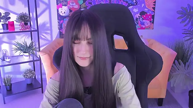 Snapshot of LuxRayi chatting on February 5, 2025, 9:07 pm LuxRayi online show from February 5, 2025, 9:07 pm