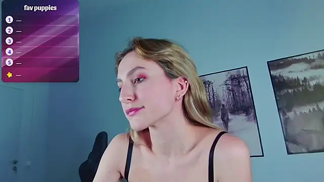 Snapshot of LuxRayi chatting on February 22, 2025, 9:15 pm LuxRayi online show from February 22, 2025, 9:15 pm