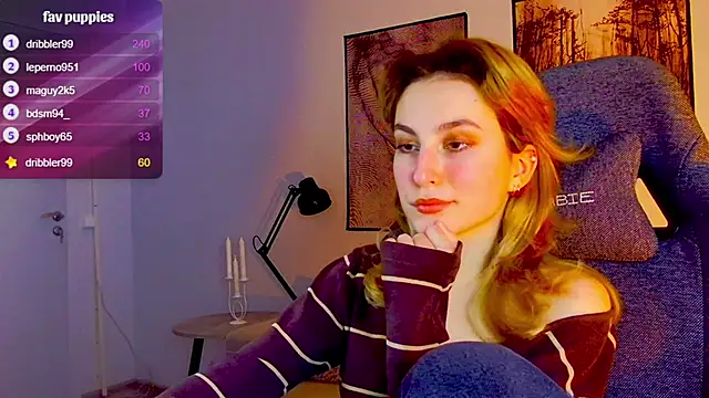 Snapshot of LuxRayi chatting on February 26, 2025, 9:05 pm LuxRayi online show from February 26, 2025, 9:05 pm