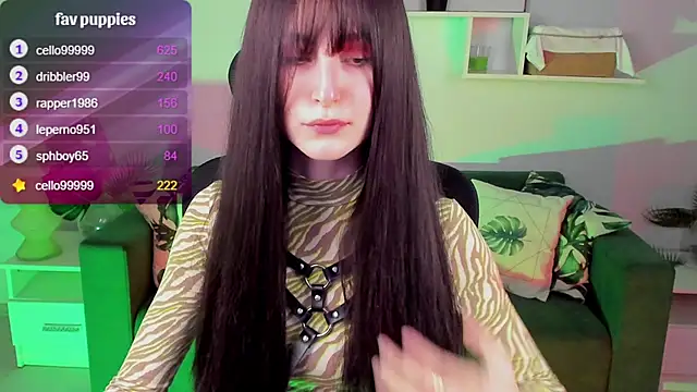 Snapshot of LuxRayi chatting on March 3, 2025, 12:04 am LuxRayi online show from March 3, 2025, 12:04 am