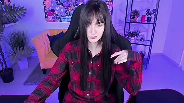 Snapshot of LuxRayi chatting on March 13, 2025, 5:50 pm LuxRayi online show from March 13, 2025, 5:50 pm