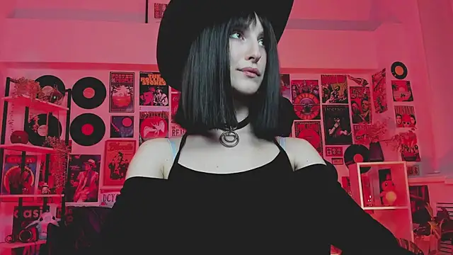 Snapshot of LuxRayi chatting on March 20, 2025, 12:08 am LuxRayi online show from March 20, 2025, 12:08 am