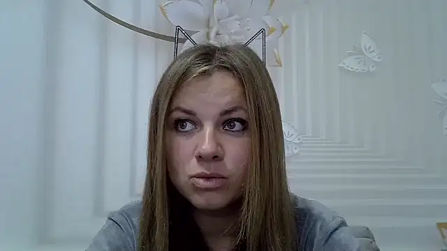 Snapshot of TinaFun4u chatting on November 4, 2025, 8:24 am TinaFun4u online show from November 4, 2025, 8:24 am