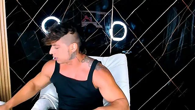 Owen Muzcle online show from October 2, 2025, 4:41 am