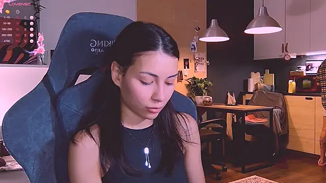 Snapshot of KatiKate chatting on October 21, 2025, 5:13 pm KatiKate online show from October 21, 2025, 5:13 pm