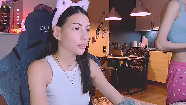 Snapshot of KatiKate chatting on October 28, 2025, 5:15 pm KatiKate online show from October 28, 2025, 5:15 pm