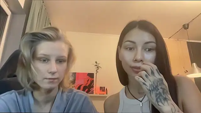 Snapshot of KatiKate chatting on October 31, 2025, 3:46 pm KatiKate online show from October 31, 2025, 3:46 pm