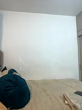 KloheCurvy online show from November 19, 2025, 12:27 pm