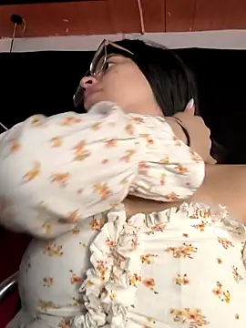 ShyVibes  online show from February 1, 2025, 7:13 pm