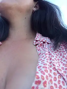 celeste-30  online show from October 15, 2025, 1:33 pm