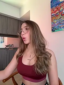 Snapshot of SophieRaily_ chatting on February 11, 2025, 11:54 pm SophieRaily online show from February 11, 2025, 11:54 pm