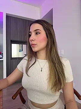 Snapshot of SophieRaily_ chatting on February 12, 2025, 9:01 pm SophieRaily online show from February 12, 2025, 9:01 pm