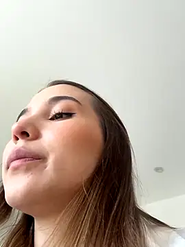 Snapshot of SophieRaily_ chatting on September 29, 2025, 7:08 pm SophieRaily online show from September 29, 2025, 7:08 pm