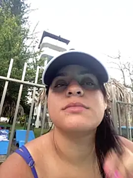 Snapshot of Violetrousse chatting on February 15, 2026, 9:55 pm Violetrousse online show from February 15, 2026, 9:55 pm