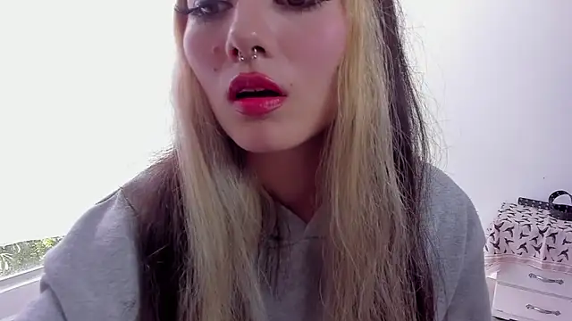 Snapshot of Sakito_Tokio chatting on February 9, 2026, 9:41 pm Sakito Tokio online show from February 9, 2026, 9:41 pm