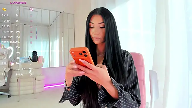 Snapshot of missdiamond_ chatting on January 18, 2026, 8:18 am missdiamond online show from January 18, 2026, 8:18 am