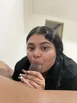 alissonfernandez  online show from January 5, 2025, 2:27 am
