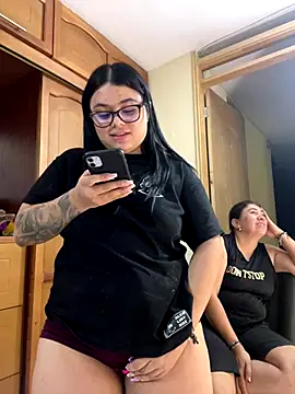 alissonfernandez  online show from October 16, 2025, 11:50 pm