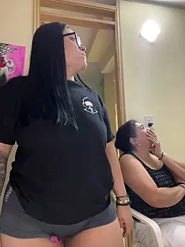 alissonfernandez  online show from November 19, 2025, 9:15 pm