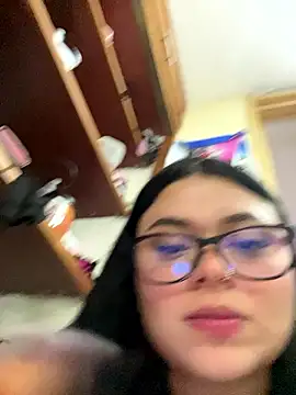 Snapshot of alissonfernandez_ chatting on January 18, 2026, 6:44 pm alissonfernandez online show from January 18, 2026, 6:44 pm