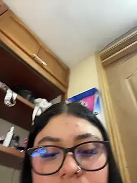 Snapshot of alissonfernandez_ chatting on March 4, 2026, 12:44 pm alissonfernandez online show from March 4, 2026, 12:44 pm