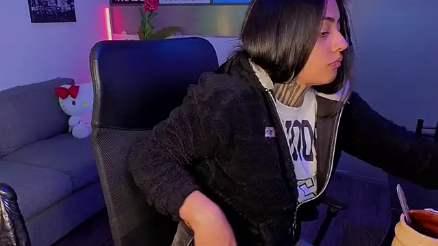 Snapshot of Lovely_celeste chatting on February 26, 2026, 4:00 am Lovely celeste online show from February 26, 2026, 4:00 am