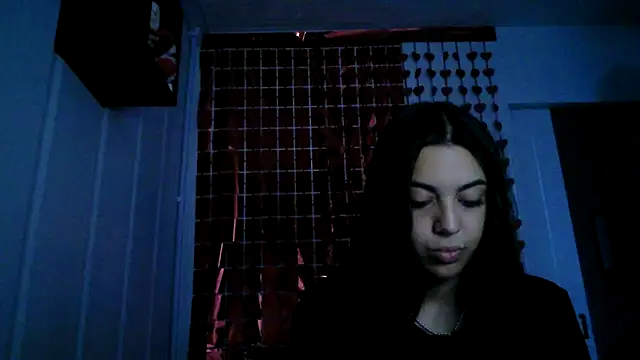 isabella048 online show from September 28, 2025, 8:58 pm