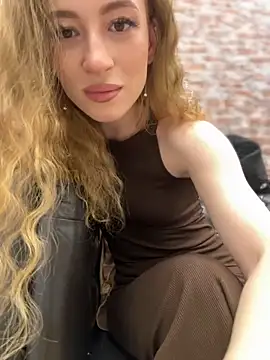  AngelMoon  online show from October 25, 2025, 3:47 am