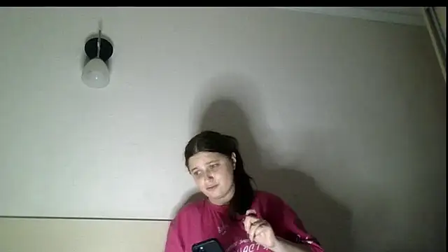 Snapshot of kila_lo chatting on November 24, 2025, 8:19 pm kila lo online show from November 24, 2025, 8:19 pm