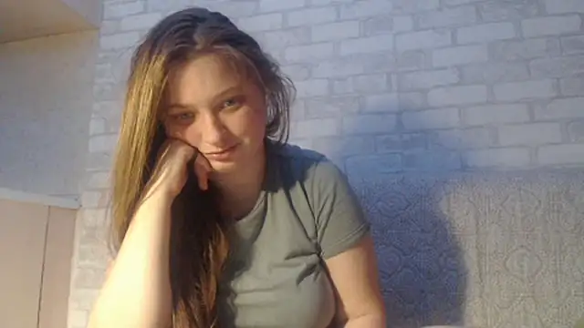 Snapshot of kila_lo chatting on January 12, 2026, 11:43 pm kila lo online show from January 12, 2026, 11:43 pm