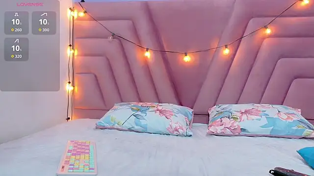 hornybarelylegalgirl online show from October 29, 2025, 12:40 pm